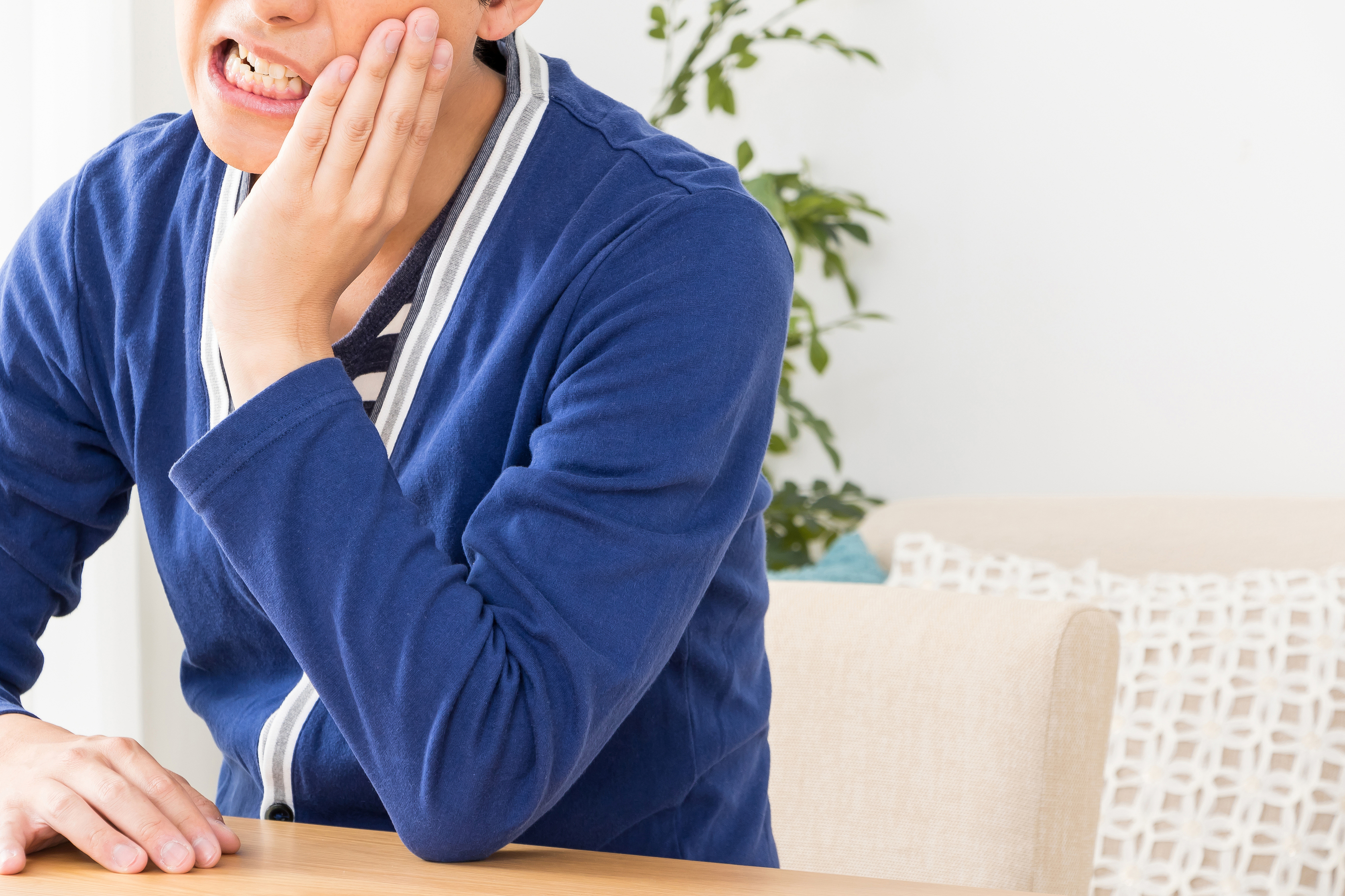 痛みを抑えた抜歯治療